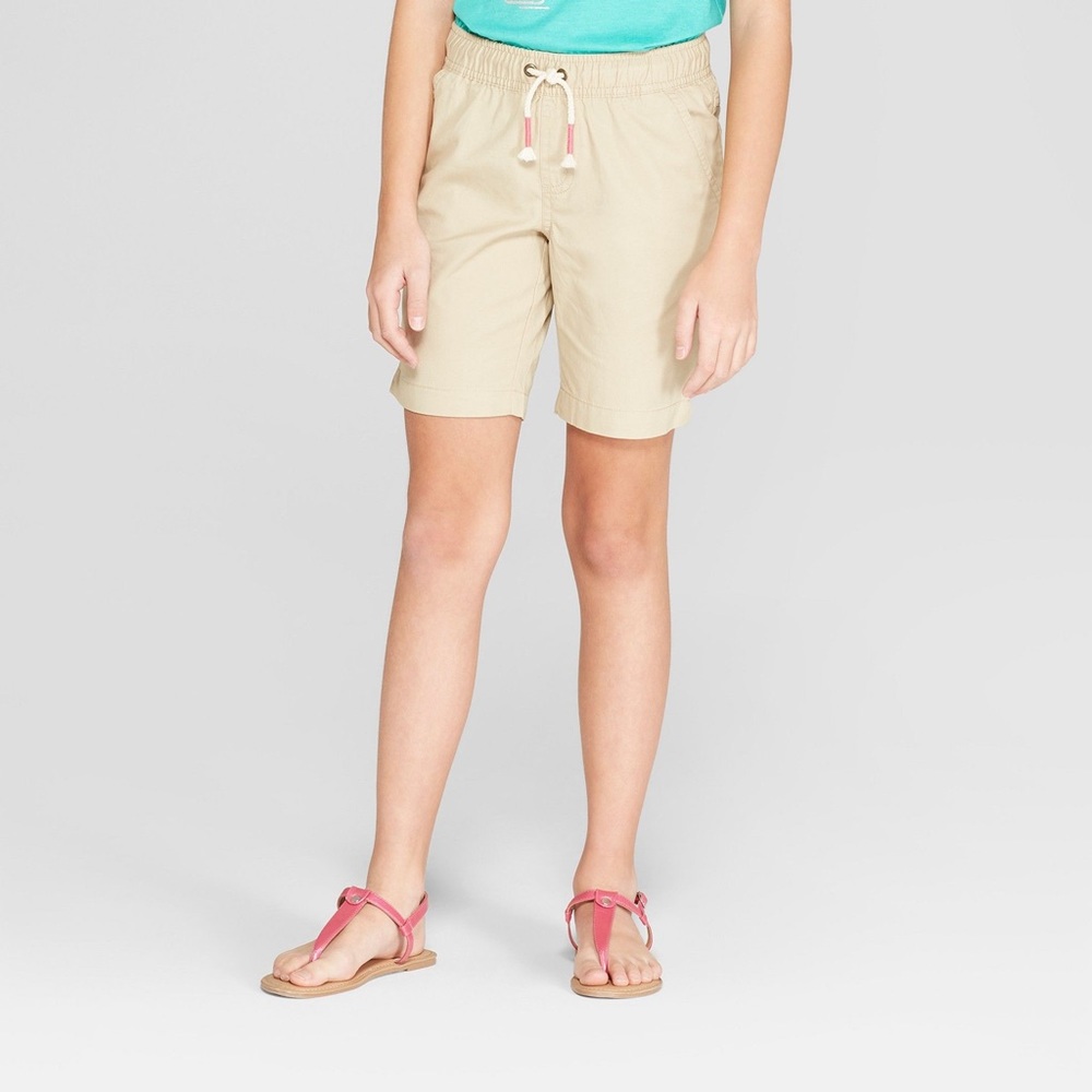 Cat & Jack Girl’s Bermuda short